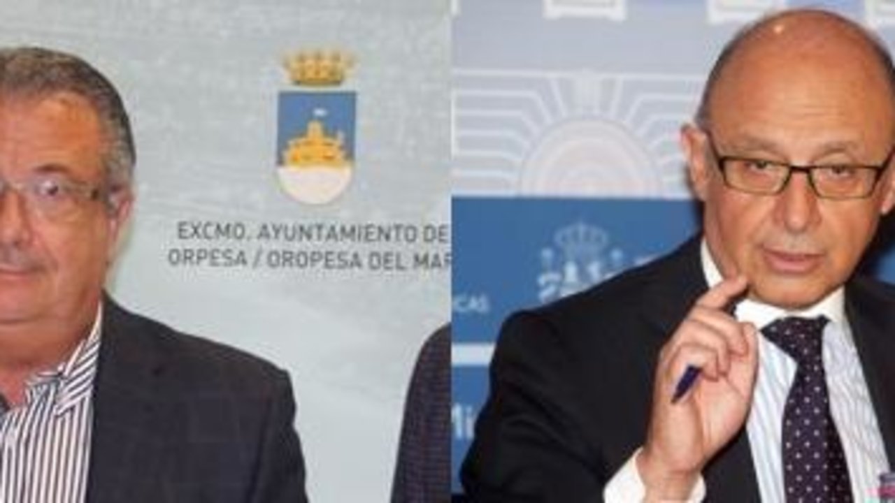 El alcalde de Oropesa del Mar, Rafael Albert, y el ministro de Hacienda, Cristóbal Montoro.
