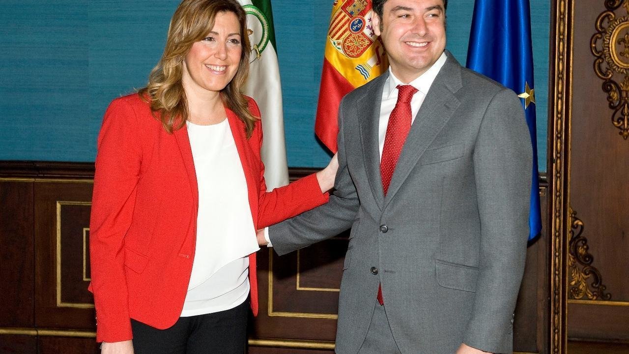 Susana Díaz y Juan Manuel Moreno, en el primer encuentro oficial tras el nombramiento del segundo como presidente del PP andaluz.
