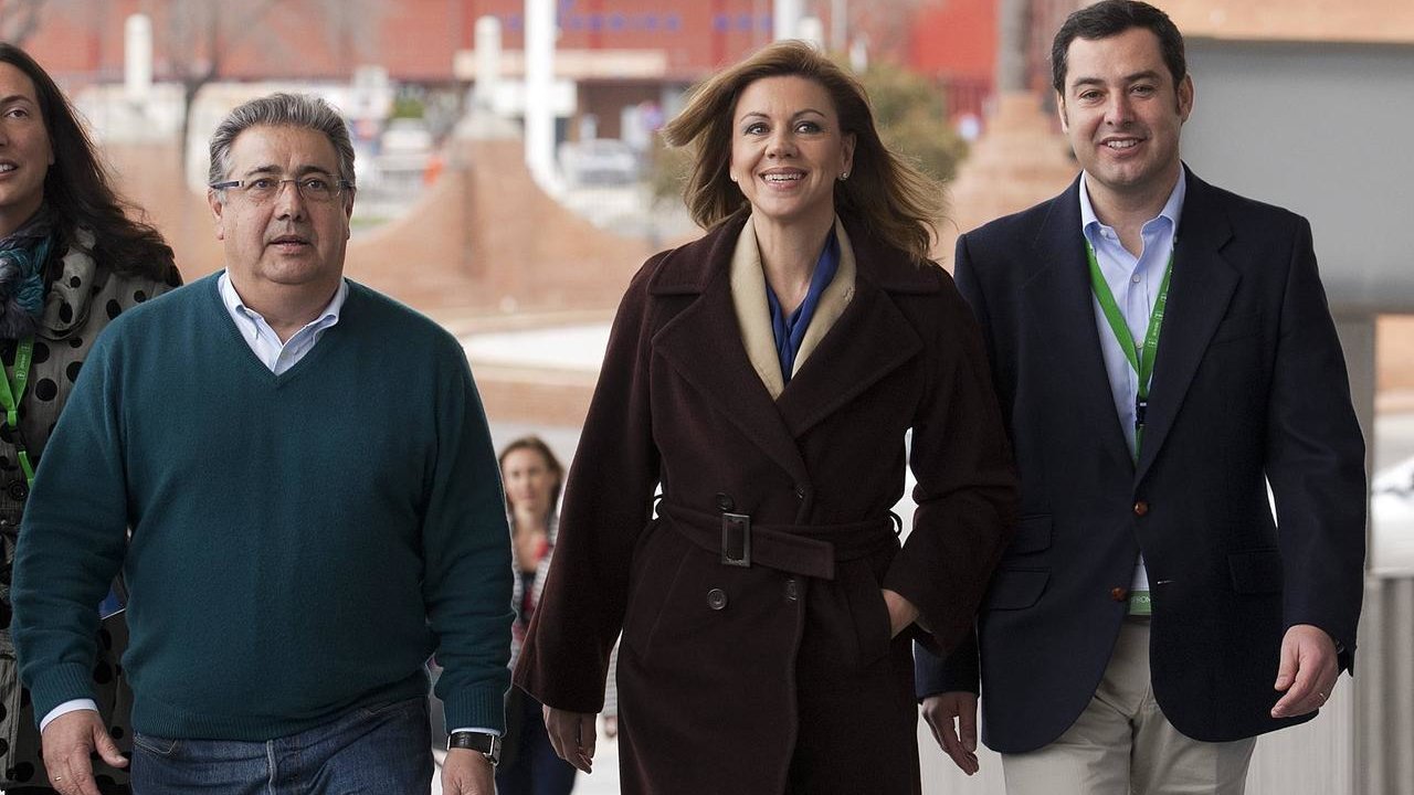 Juan Ignacio Zoido, María Dolores de Cospedal y Juan Manuel Moreno, en el Congreso del PP andaluz.