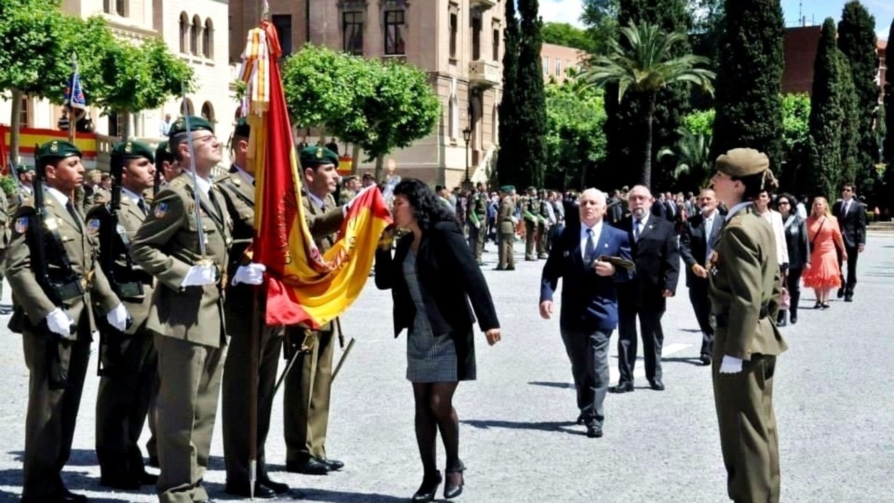 Jura de bandera de civiles en el cuartel de El Bruc de Barcelona.