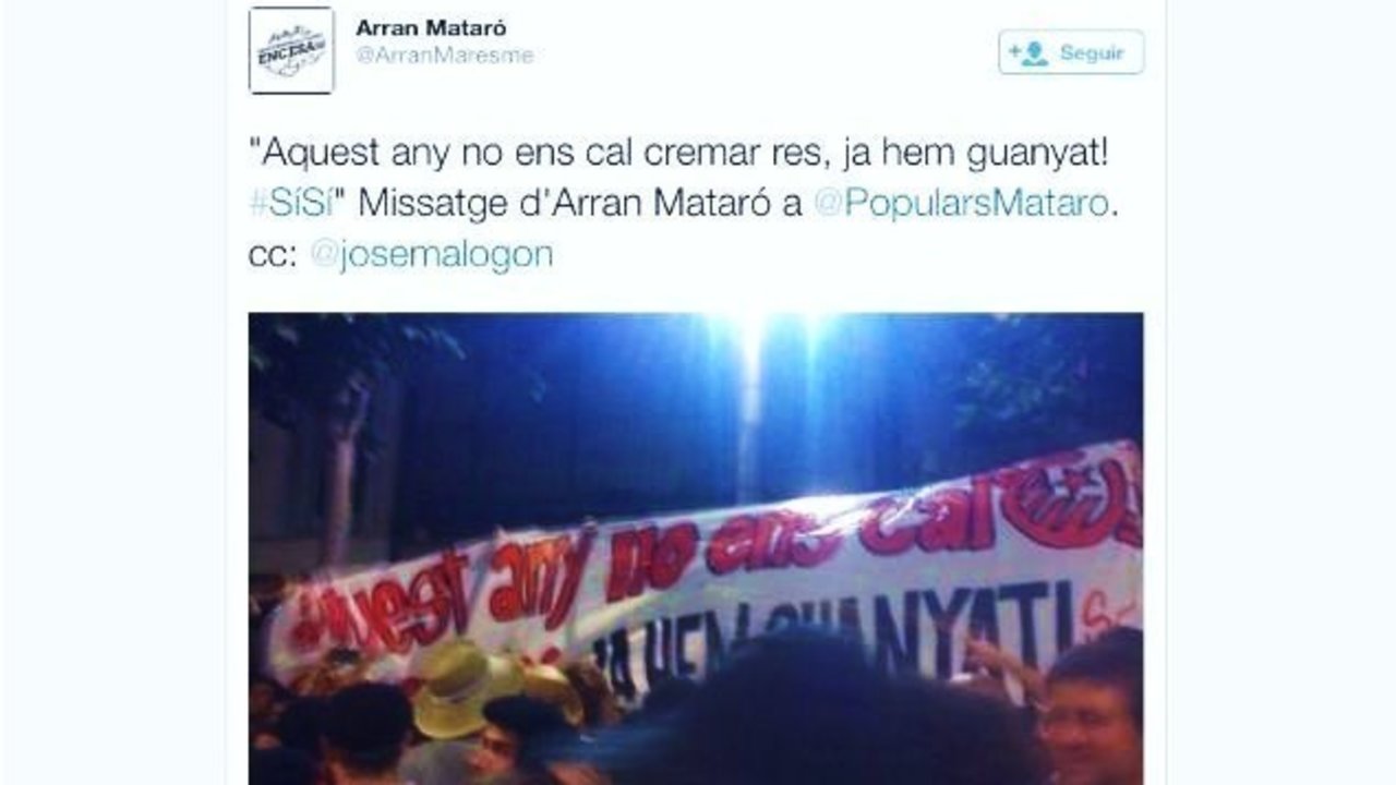 Tuit de Arran Mataró para el portavoz del PP con la pancarta.