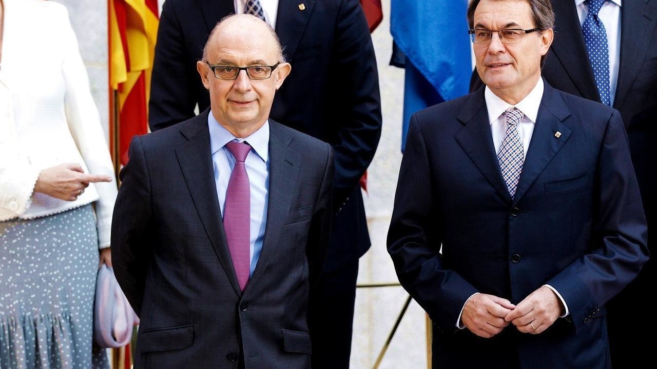 El ministro de Hacienda, Cristóbal Montoro, con Artur Mas en una Conferencia de Presidentes Autonómicos.