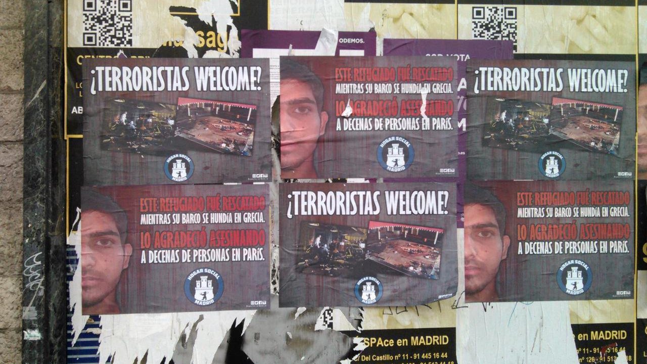 Carteles de los neonazis en Madrid contra los refugiados