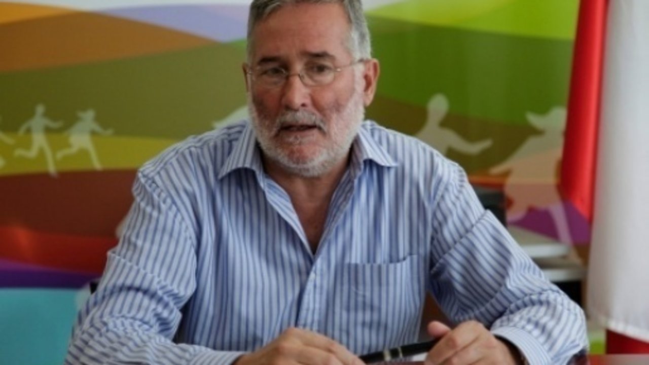Consejero de Educación Ramón Ruiz.
