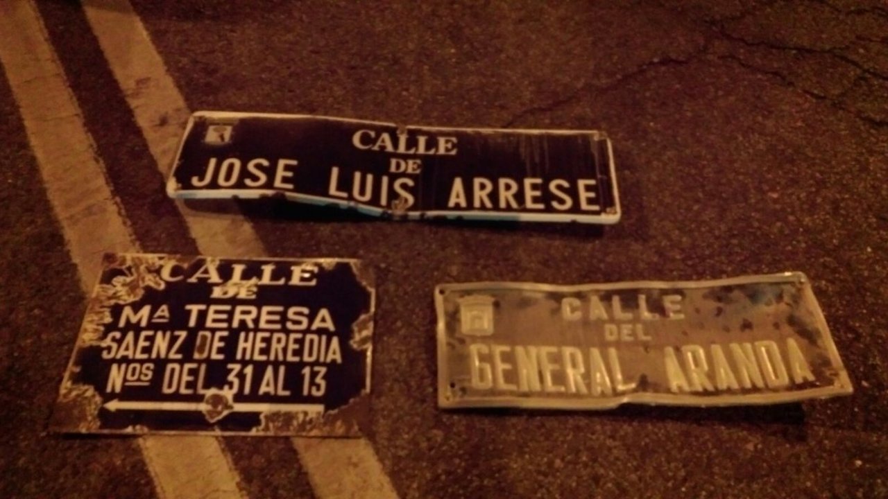 Placas de calles franquistas retiradas.