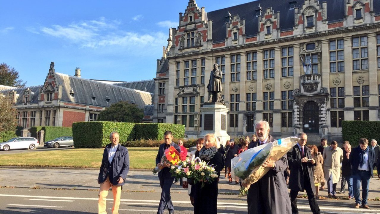 Amadeu Altafaj (segundo por la izquierda) en el homenaje a Francesc Ferrer i Guàrdia en Bruselas.