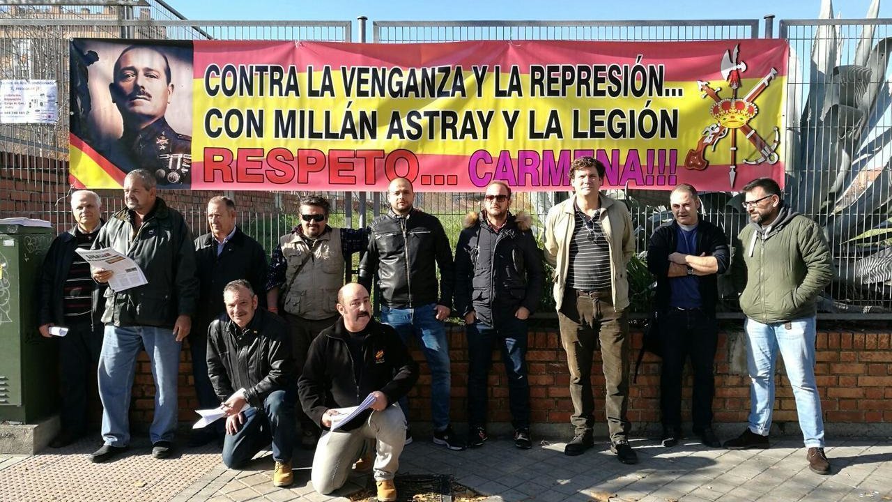 Miembros de la plataforma en defensa de la calle General Millán Astray.