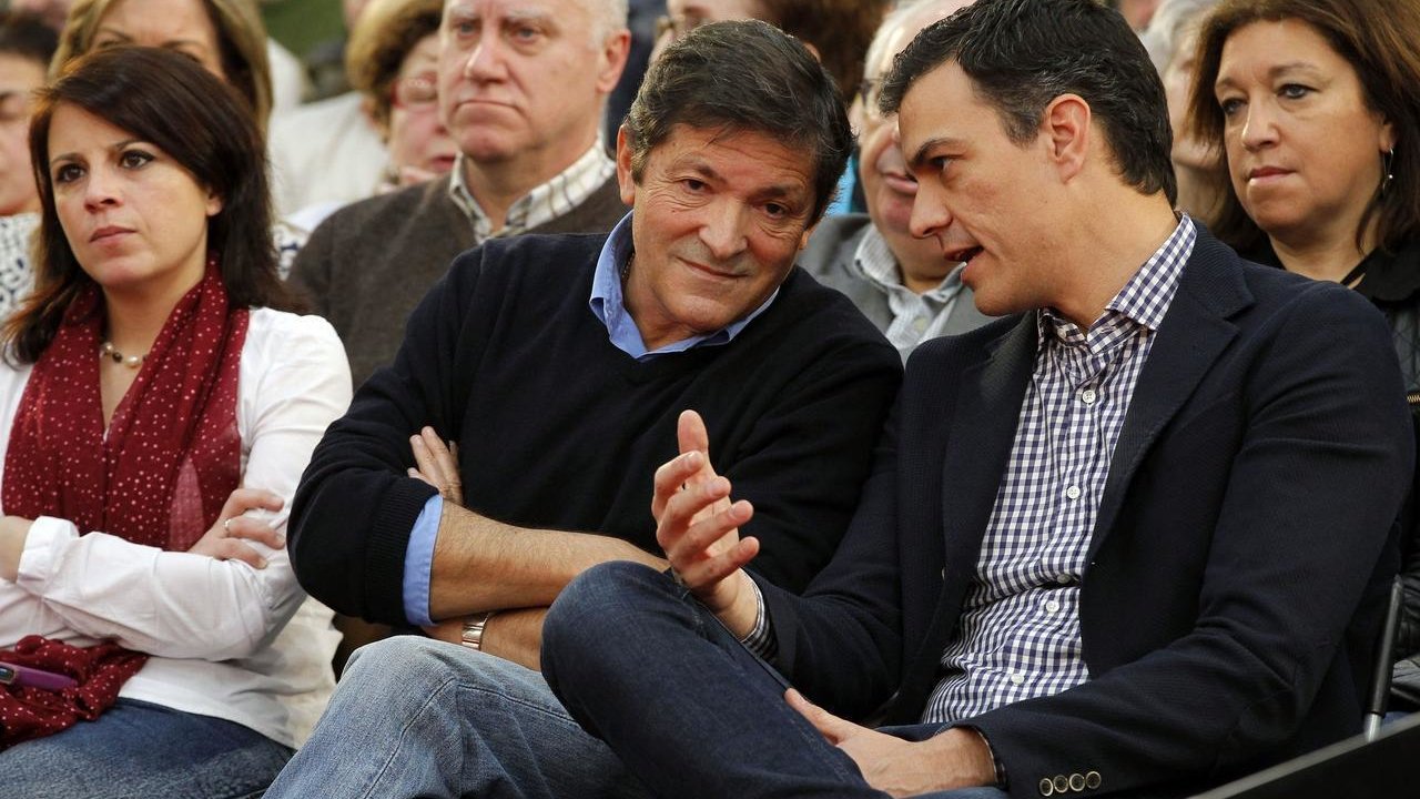 Javier Fernández y Pedro Sánchez.
