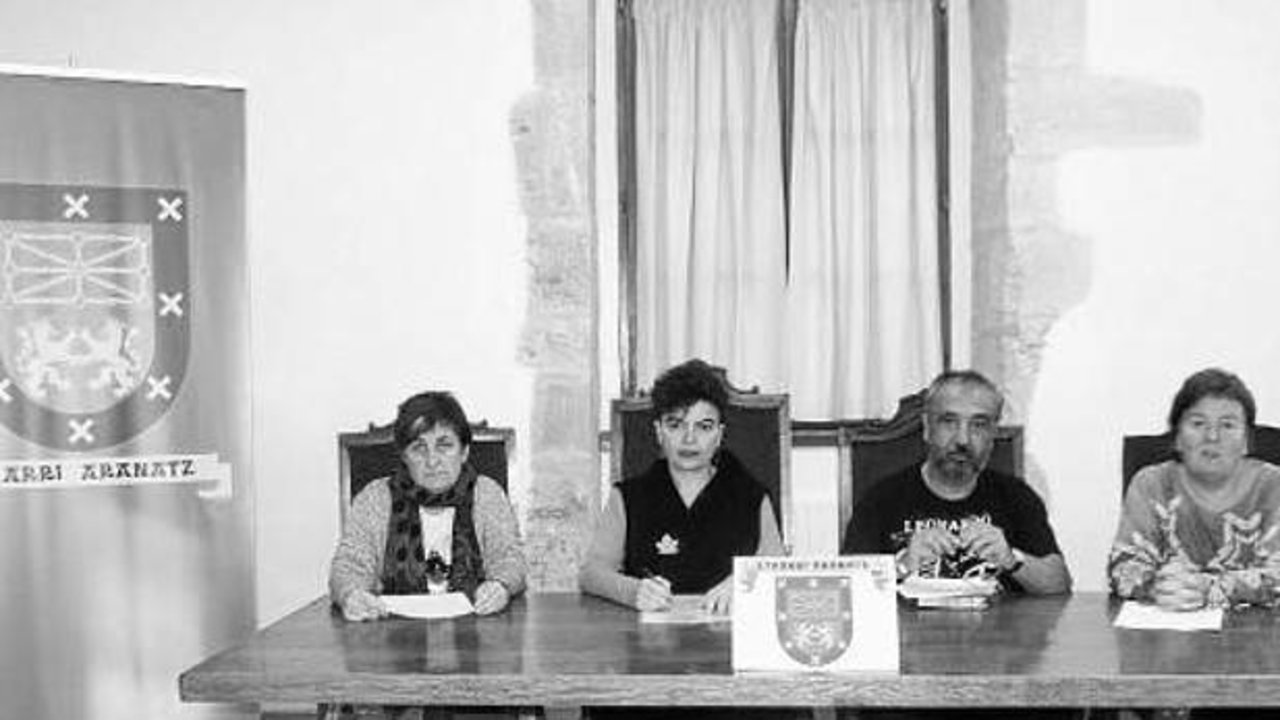 Silvia Marañón, Eneka Maiz, Iñaki Araña y María Saez de Albeniz