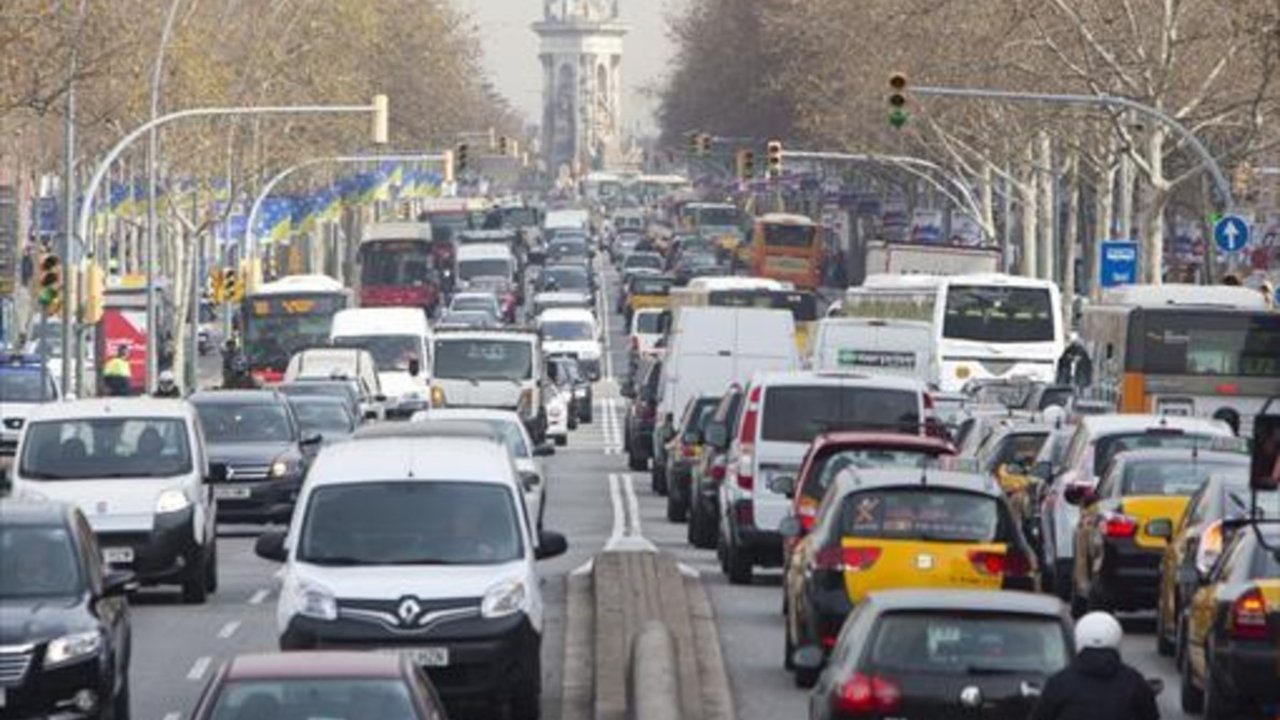 Barcelona prohibirá la circulación a determinados vehículos en 2019