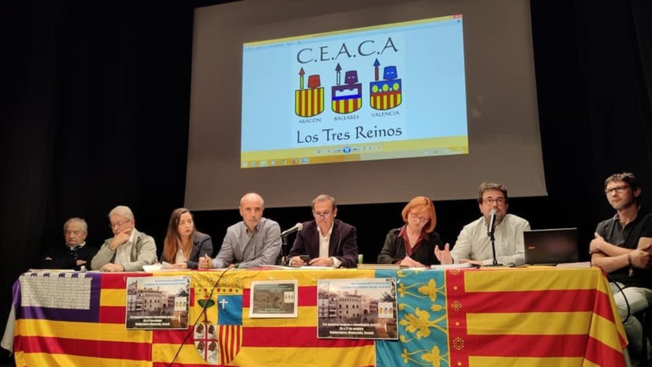 Mesa de debate de las lenguas de la Antigua Corona de Aragon