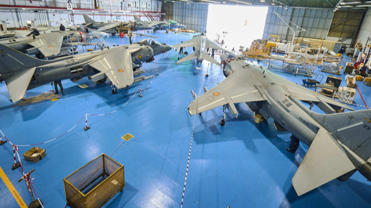 Aviones Harrier de la Armada, en la base naval de Rota.