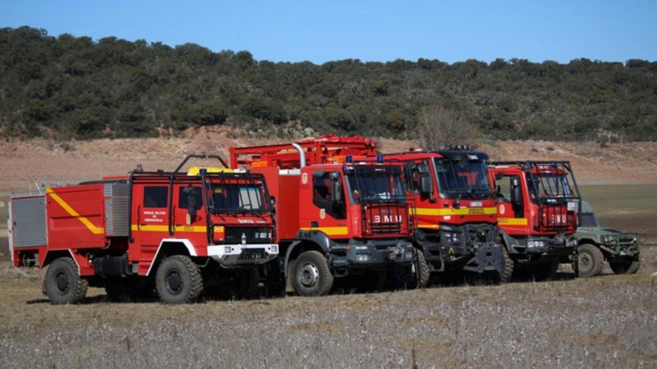 Camiones de la UME trasladados a Zamora
