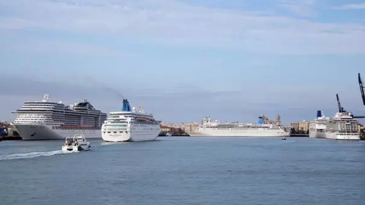 Archivo - Cruceros en el puerto de Cádiz, en una imagen de archivo. - EUROPA PRESS:ARCHIVO