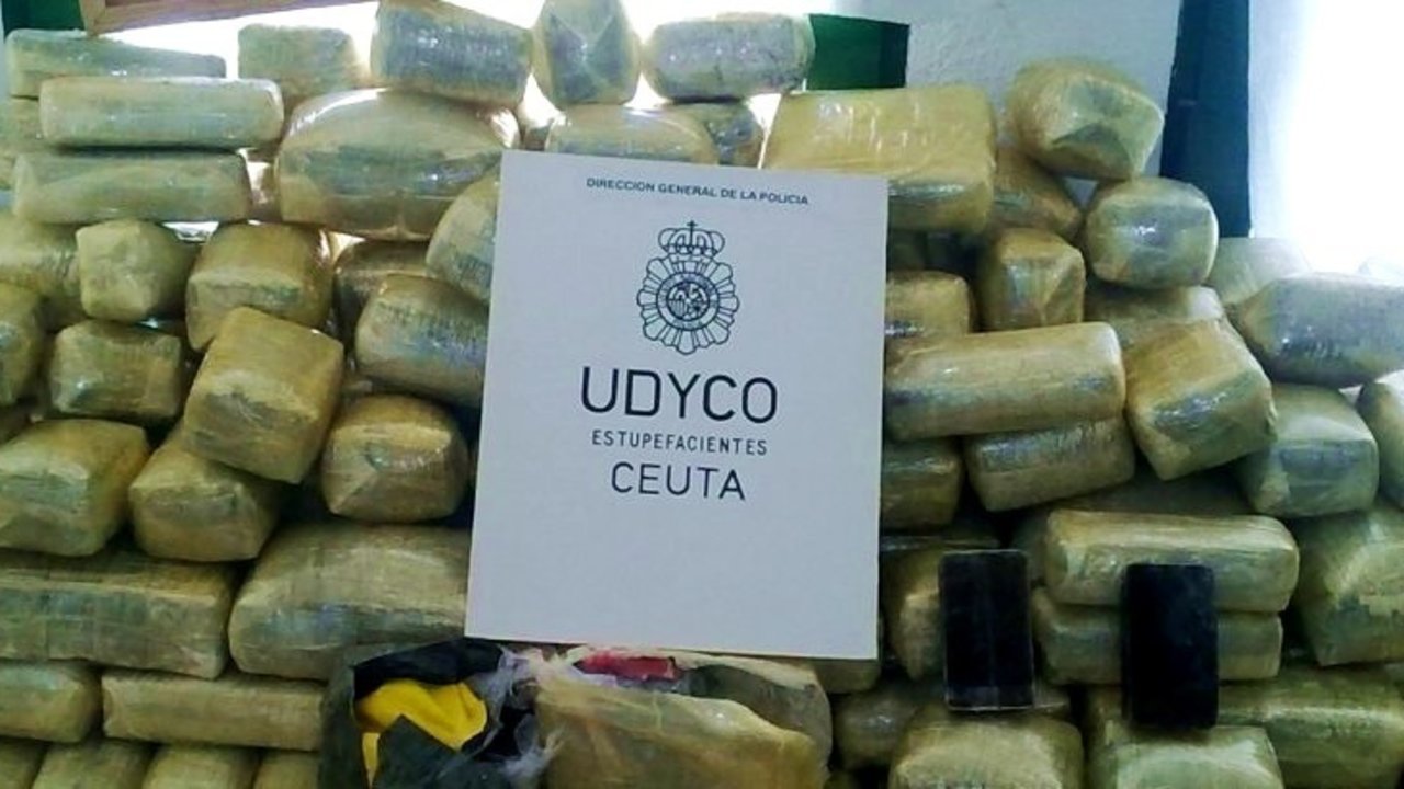 Fardos de hachís interceptados por la Policía Nacional en Ceuta.