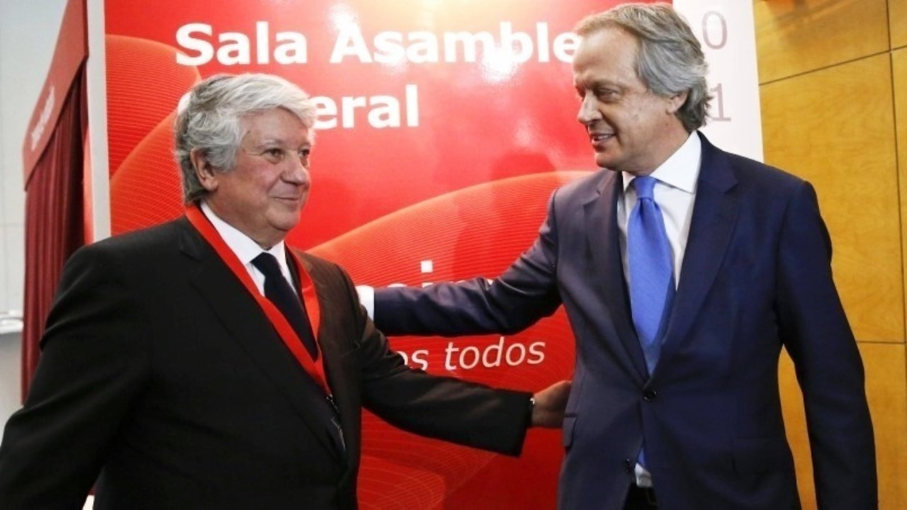 El presidente de la CEIM, Arturo Fernández (izquierda), y su rival, Hilario Alfaro (derecha).