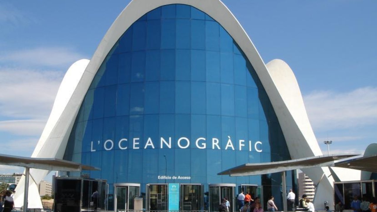 La entrada al Oceanográfico de la Ciudad de las Artes y las Ciencias.