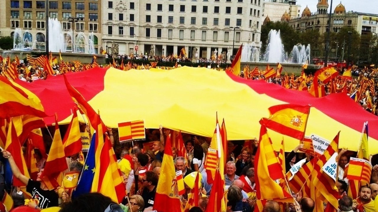 Manifestación en Barcelona el 12 de octubre por la españolidad de Cataluña.