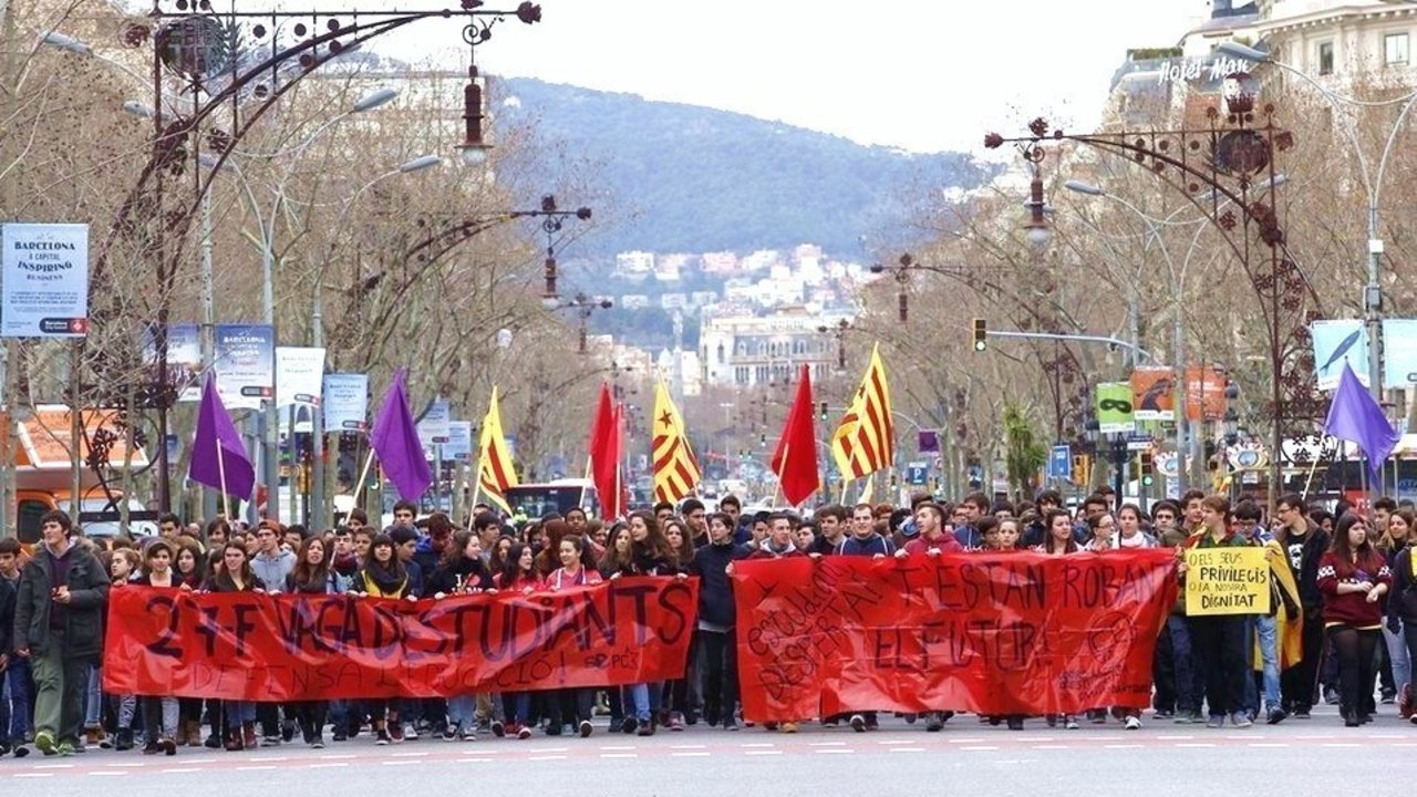 Manifestación en Barcelona durante una huelga estudiantil.