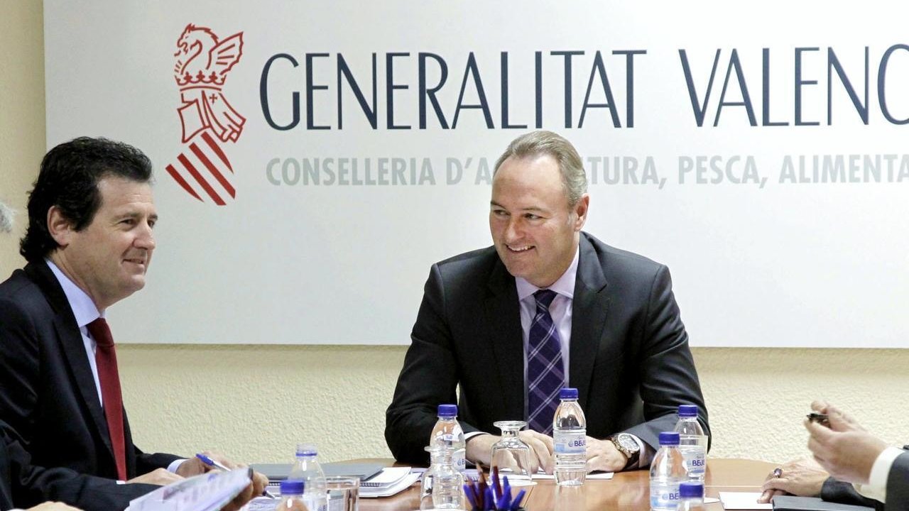 José Císcar (izquierda) y Alberto Fabra (derecha), en una reunión del gobierno valenciano.