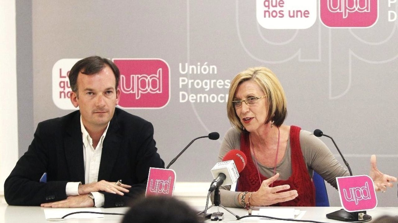El coordinador de UPyD en Andalucía, Martín de la Herrán, con Rosa Díez.