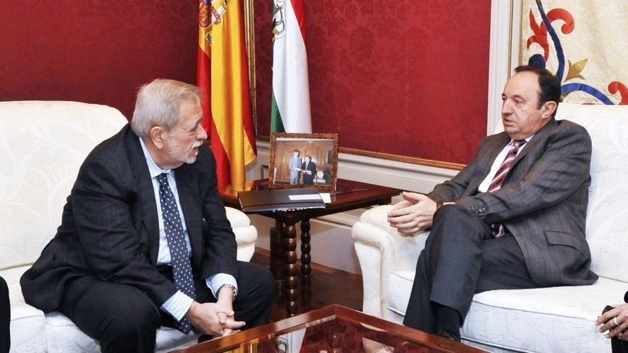 El secretario de Estado de Administraciones Públicas, Antonio Beteta, y el presidente de La Rioja, Pedro Sanz.
