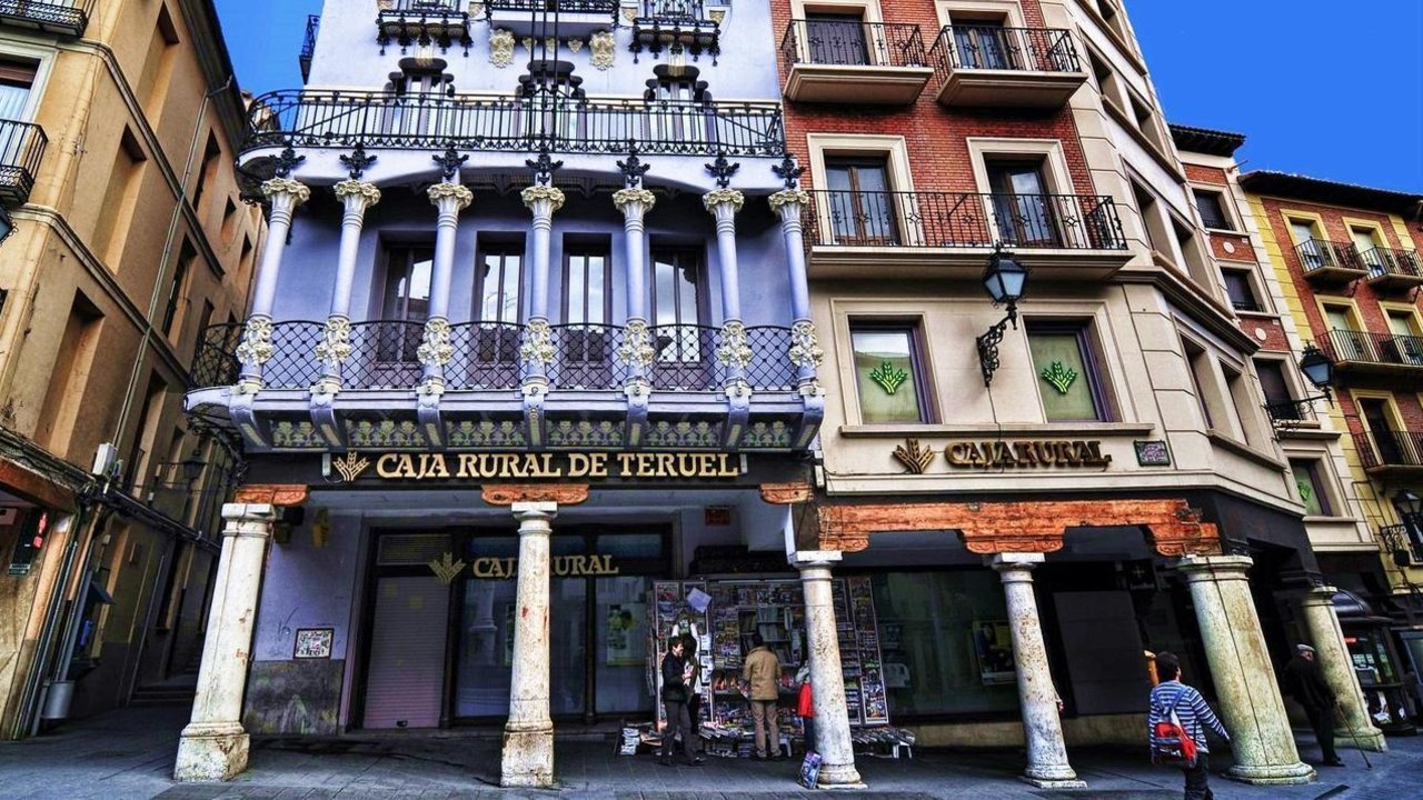 Oficinas de la Caja Rural de Teruel, en la Plaza del Torico de la capital provincial.