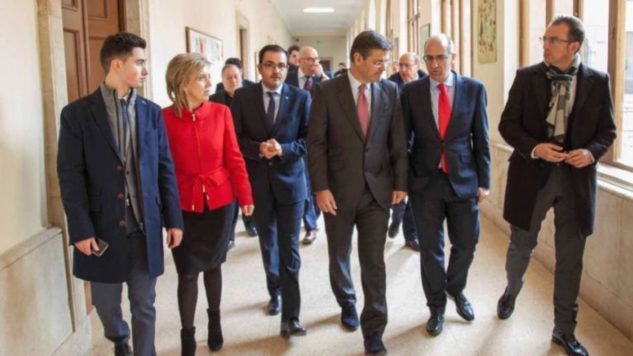 El Ministro de Justicia, Rafael Catalá, visita el Colegio San Agustín (Salamanca) en su Semana de Formación 'Enseñar Educando'