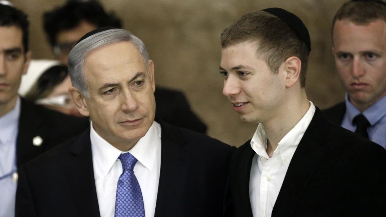 Benjamin Netanyahu, junto a su hijo