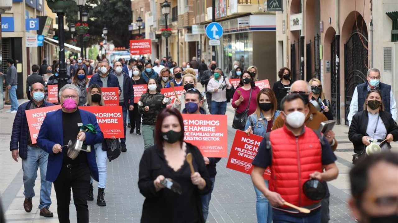 Protesta del sector hostelero por el centro de Castellón, el 4 de febrero