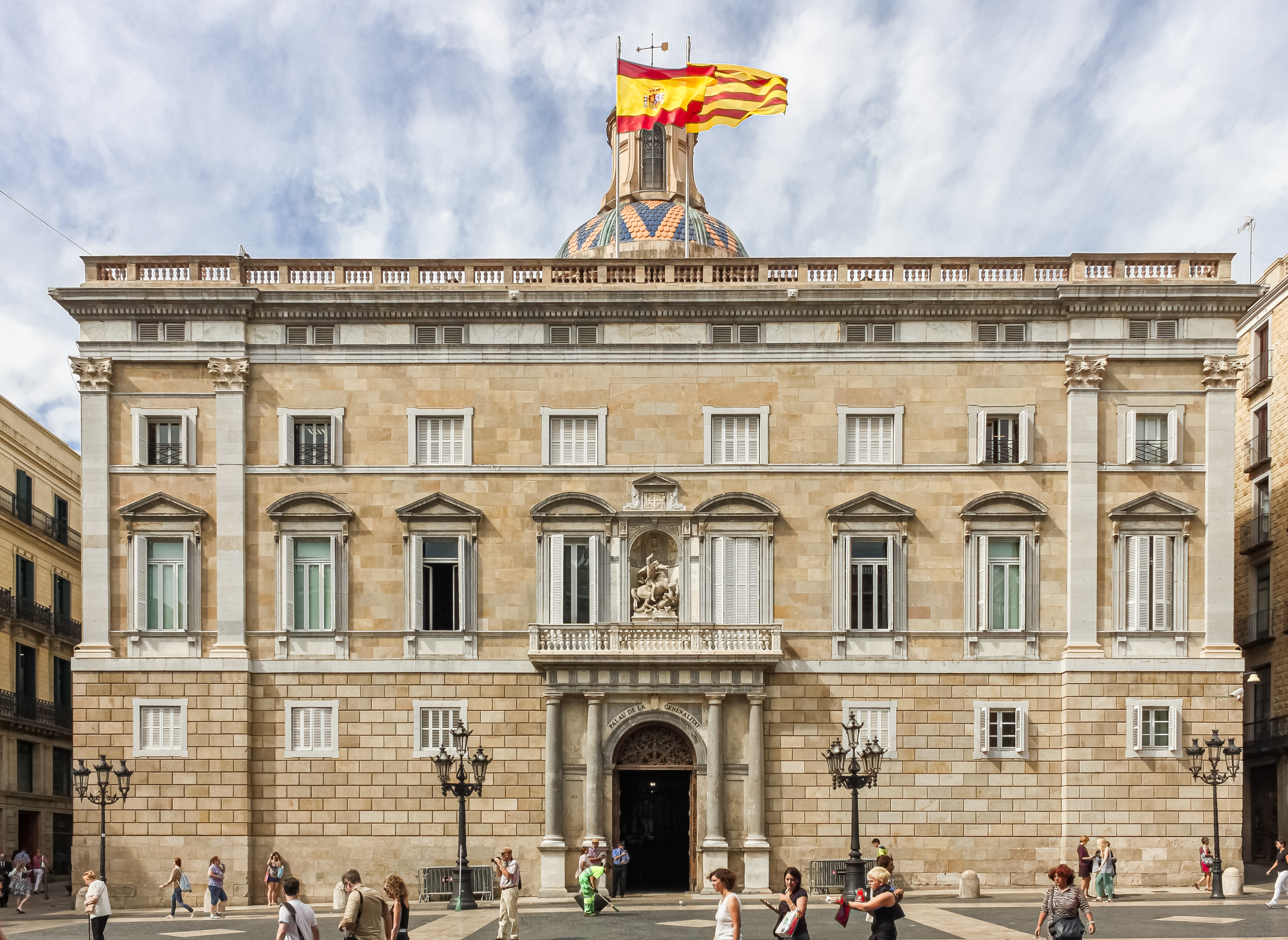 Recurren la asistencia jurídica gratuita a docentes catalanes que incumplan el bilingüismo