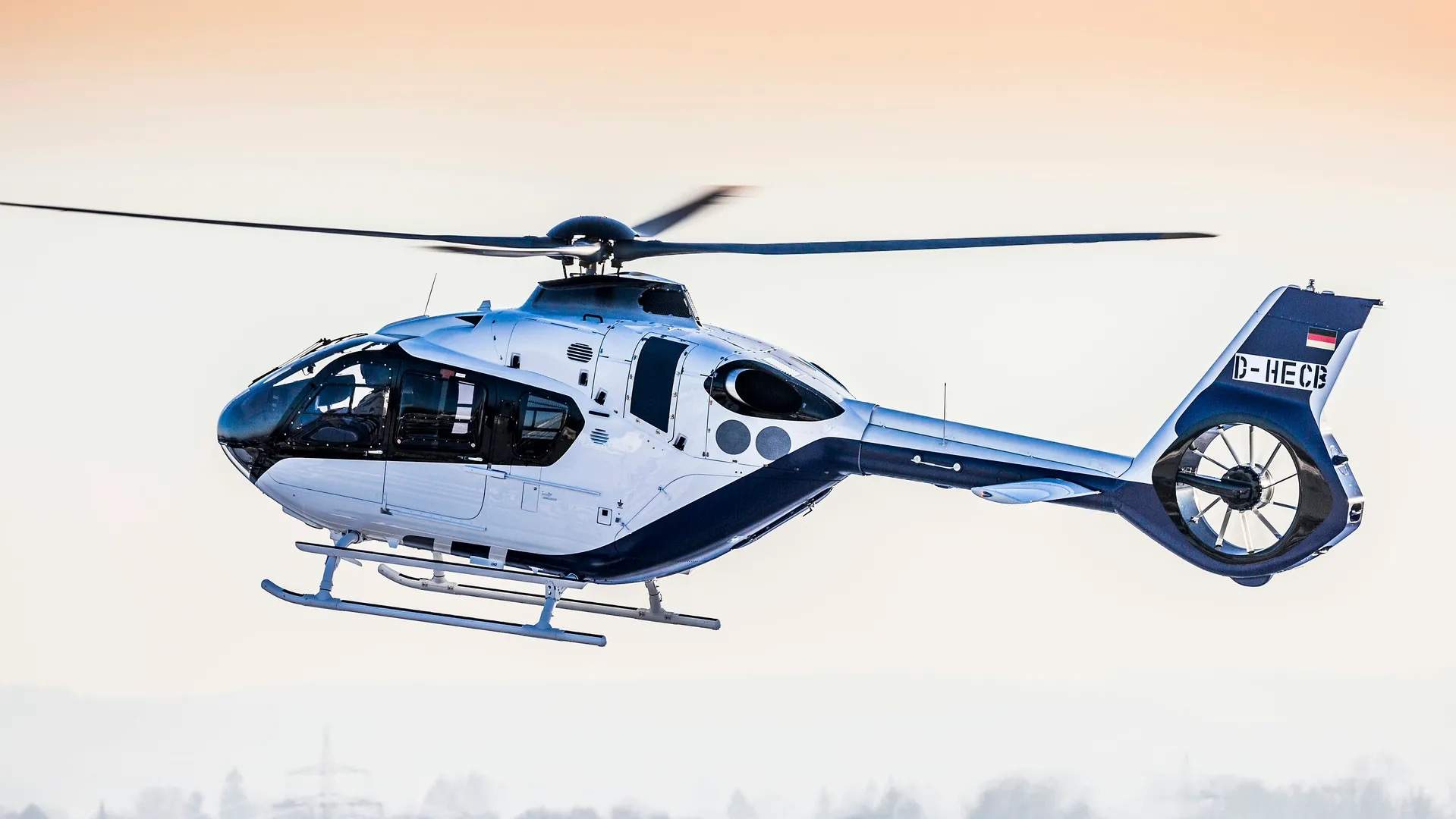 Helicóptero Airbus H135 / AIRBUS